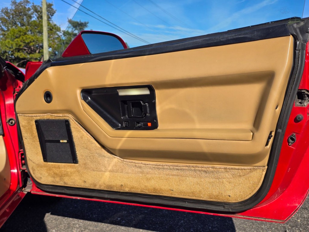 1986 Chevrolet Corvette Image 32