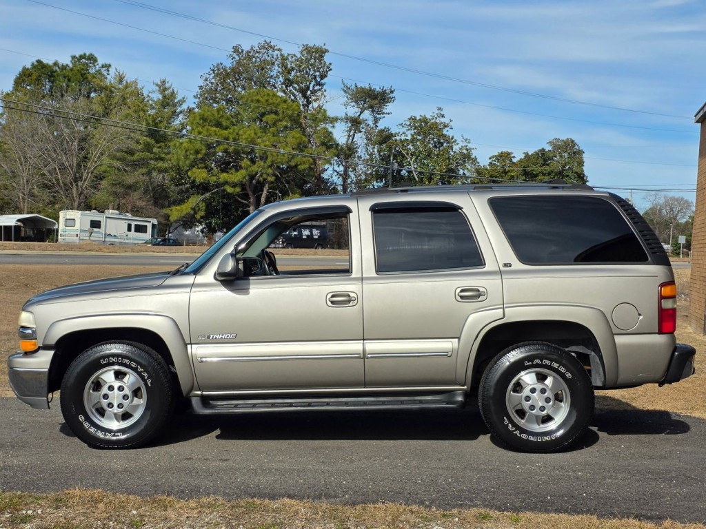 2002 Chevrolet Tahoe Image 12