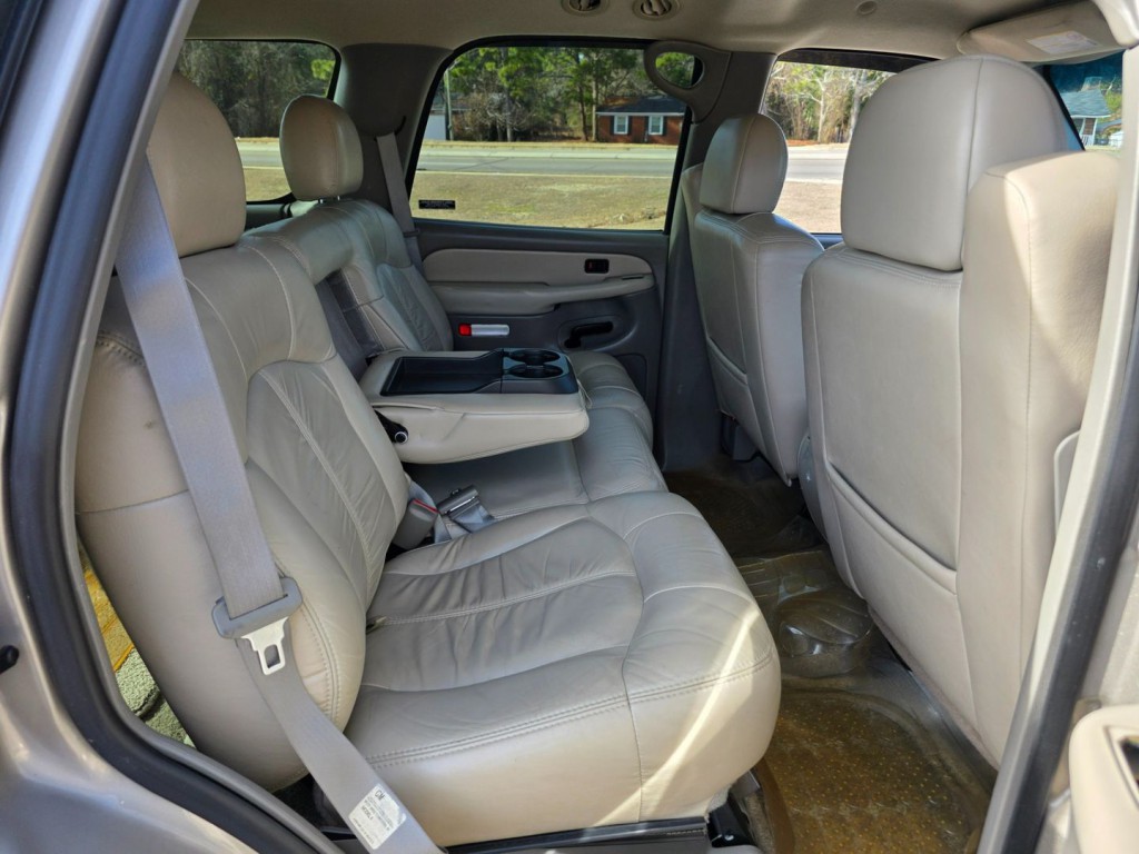 2002 Chevrolet Tahoe Image 31
