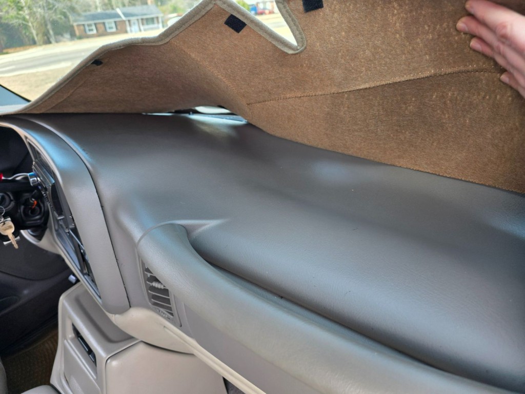 2002 Chevrolet Tahoe Image 36