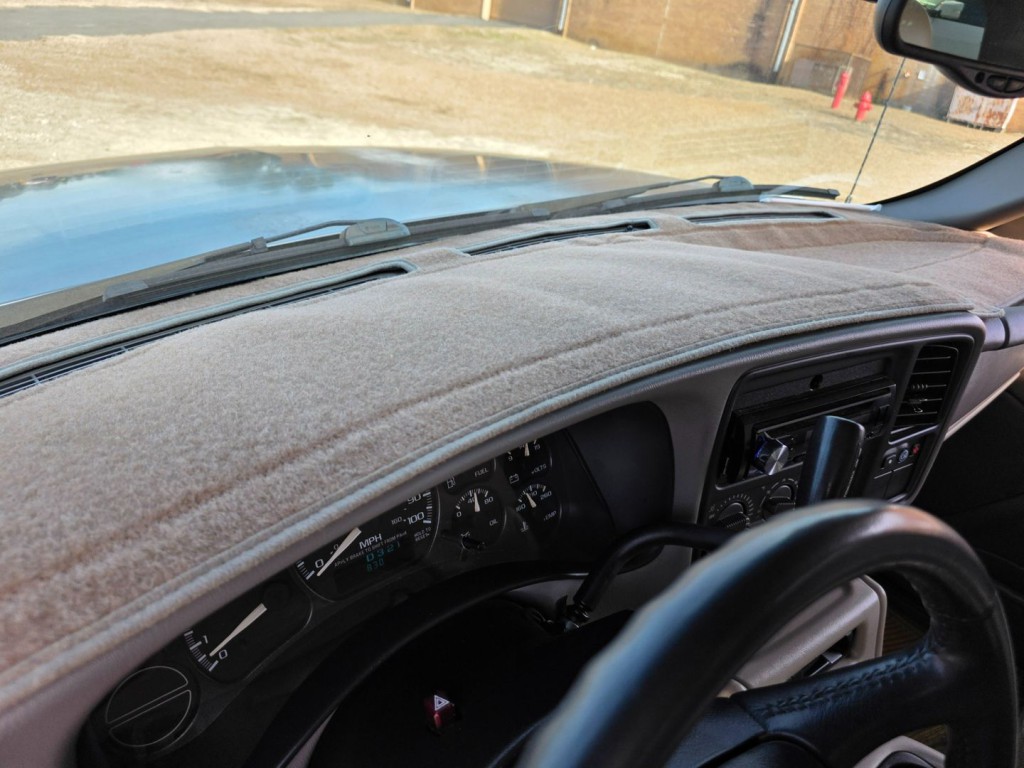 2002 Chevrolet Tahoe Image 37