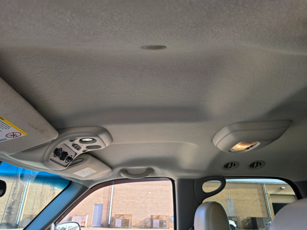 2002 Chevrolet Tahoe Image 38