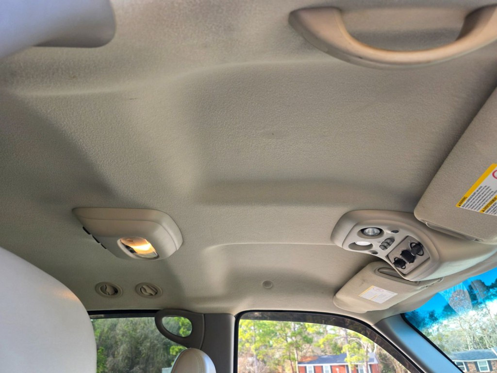 2002 Chevrolet Tahoe Image 39