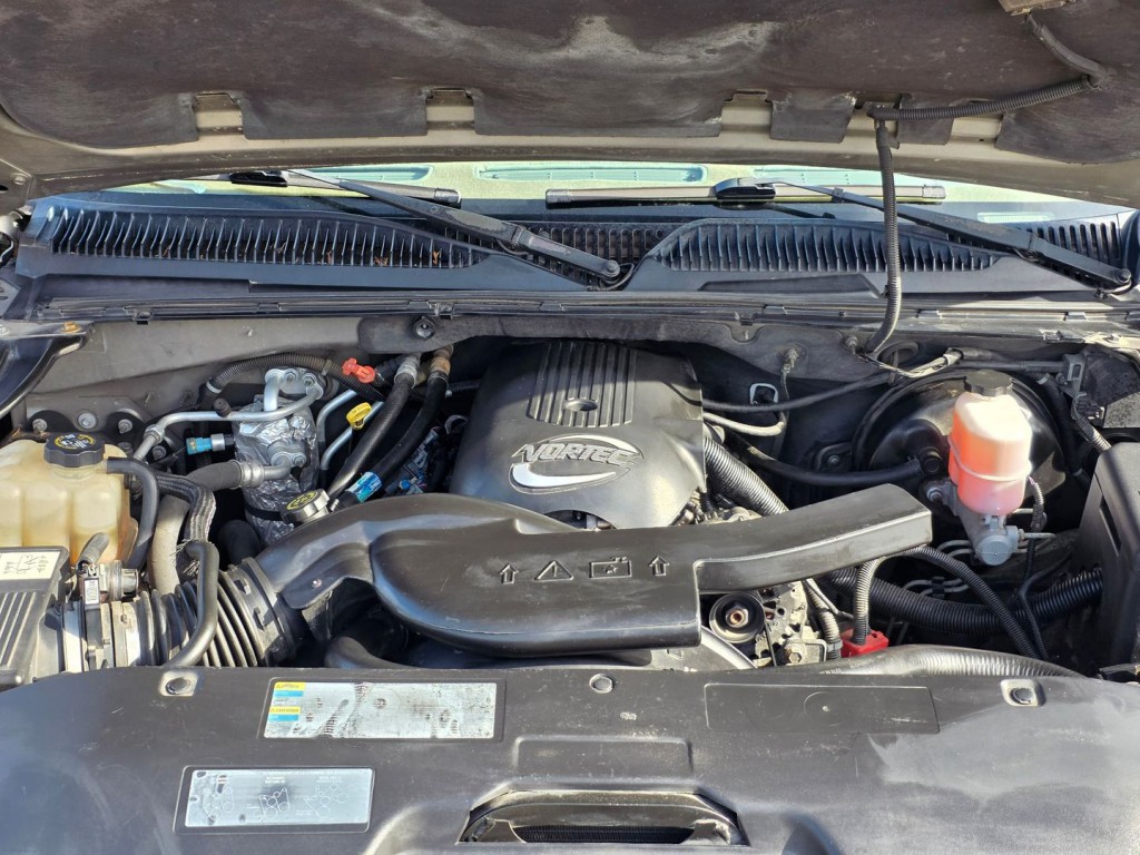 2002 Chevrolet Tahoe Image 47