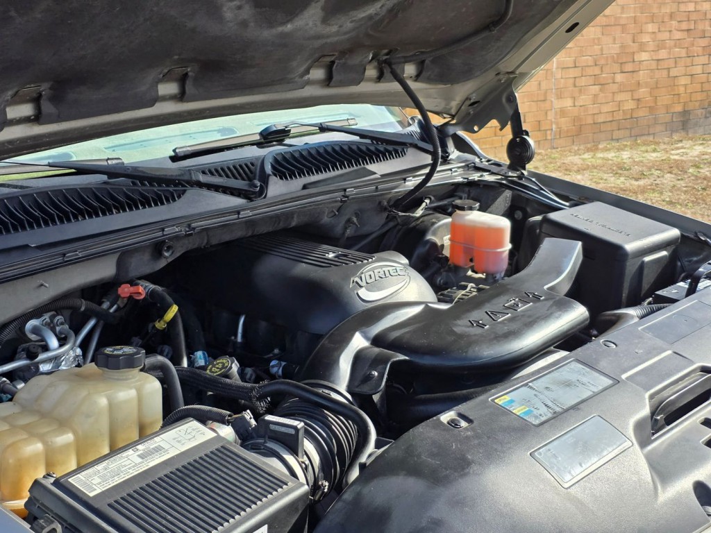 2002 Chevrolet Tahoe Image 48