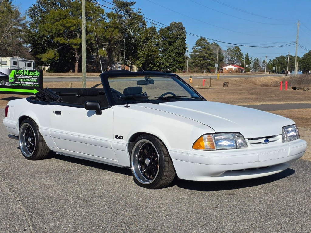 1990 Ford Mustang Image 6