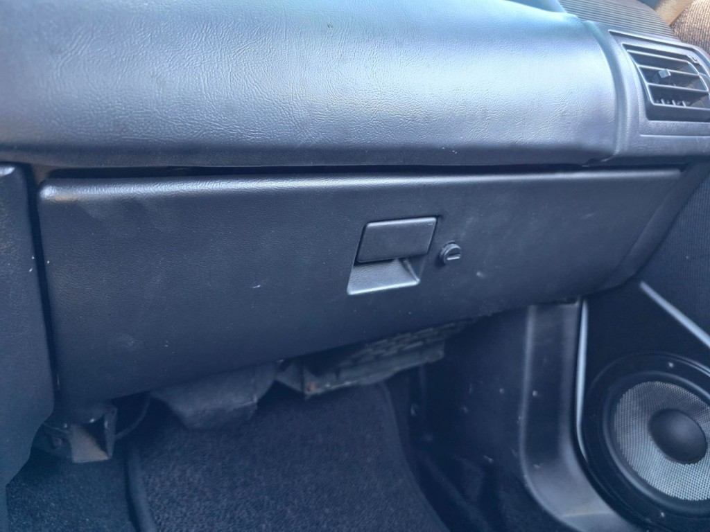 1990 Ford Mustang Image 23