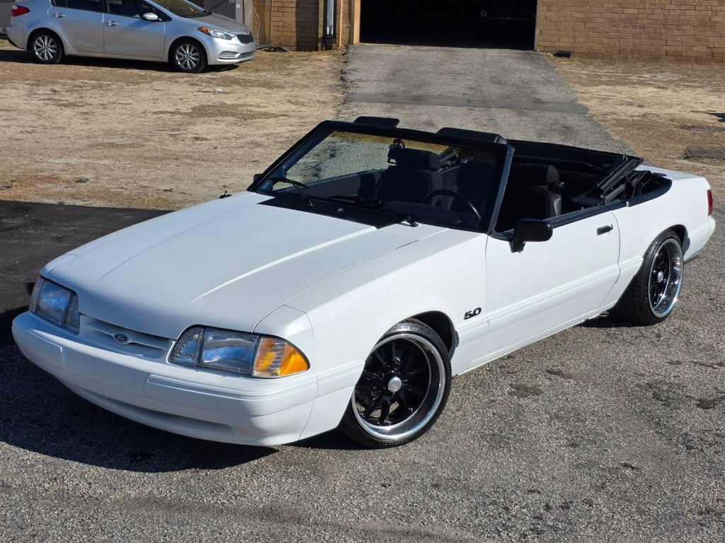 1990 Ford Mustang Image 64