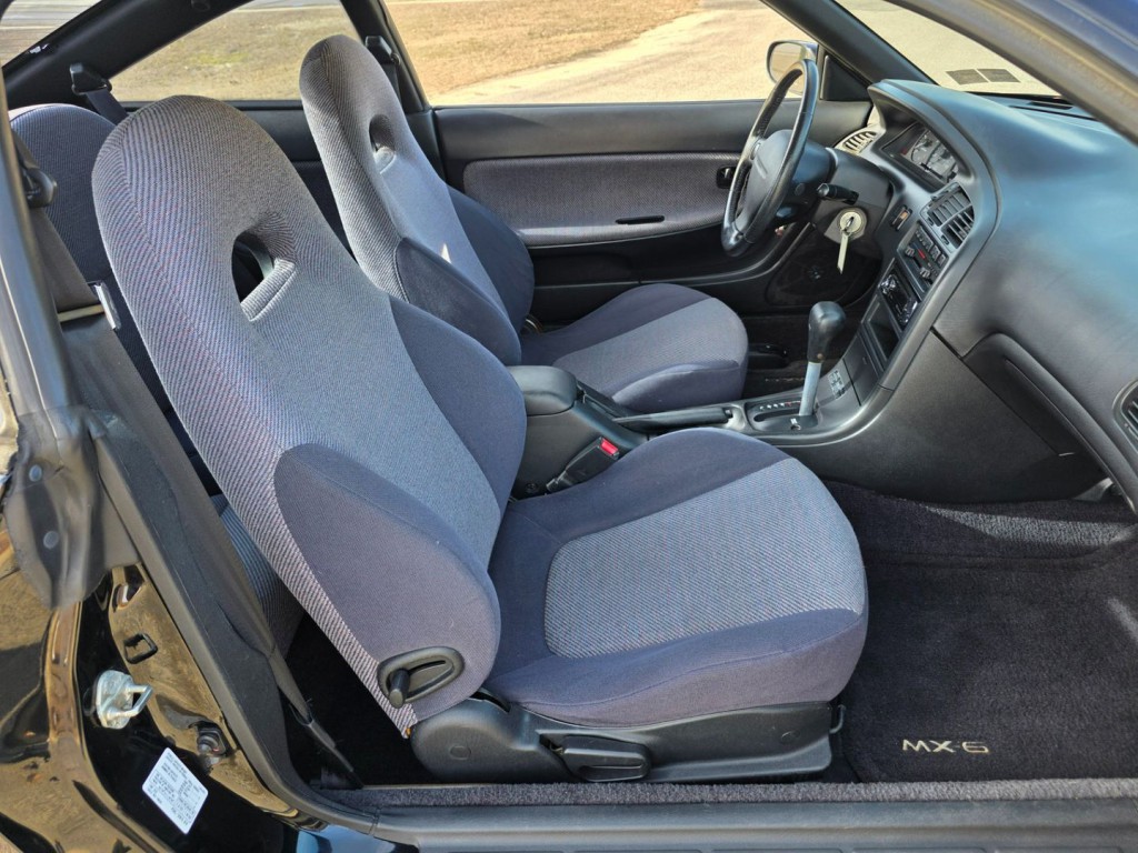 1993 Mazda MX-6 Image 30