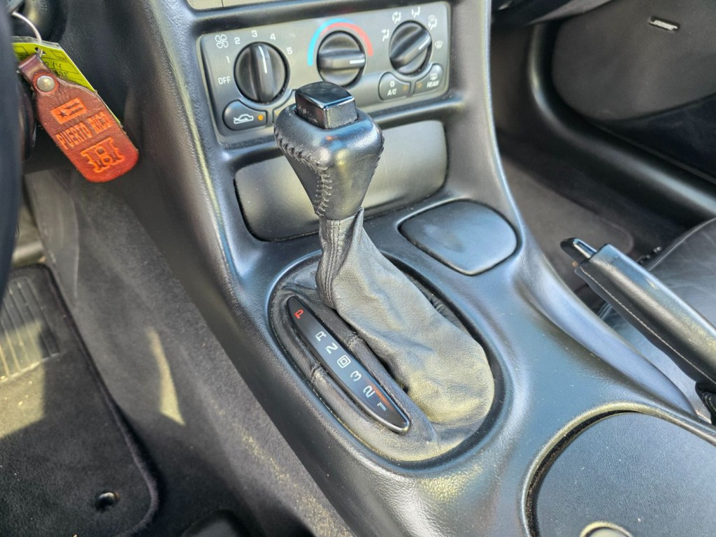 1998 Chevrolet Corvette Image 22