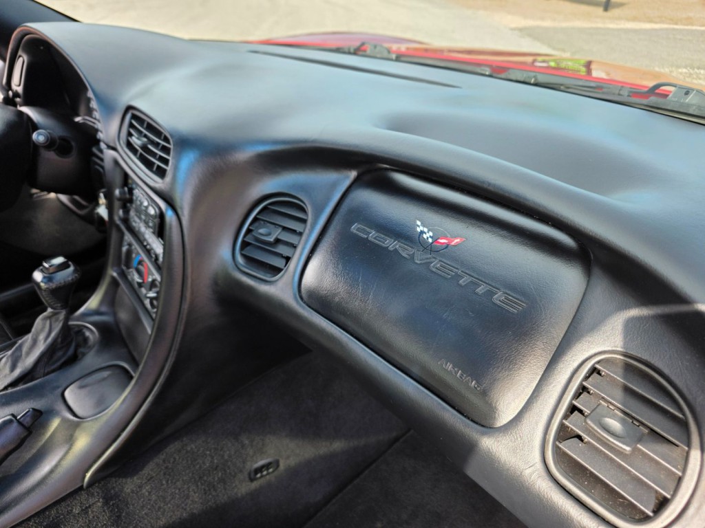 1998 Chevrolet Corvette Image 30