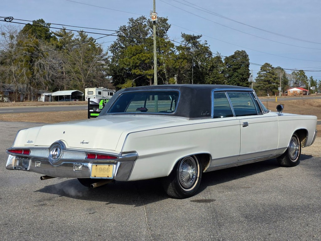 1966 Chrysler Imperial Image 6