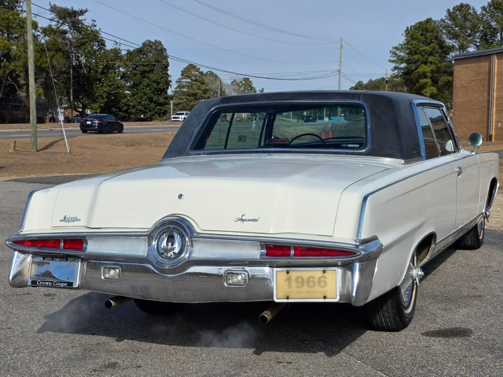 1966 Chrysler Imperial Image 7