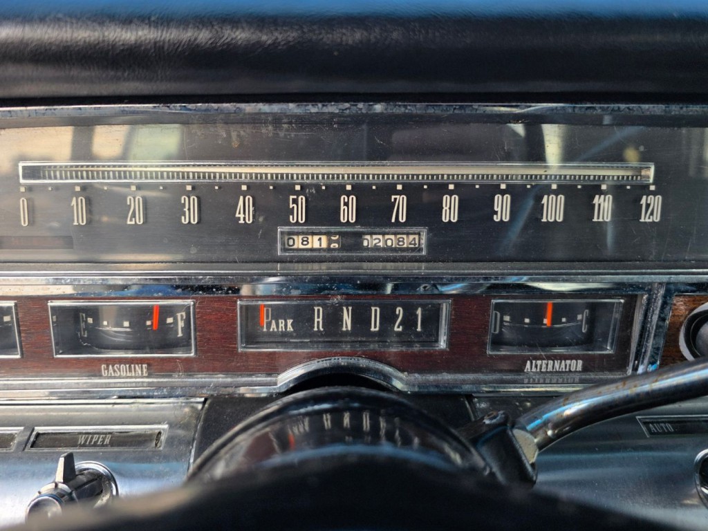 1966 Chrysler Imperial Image 18