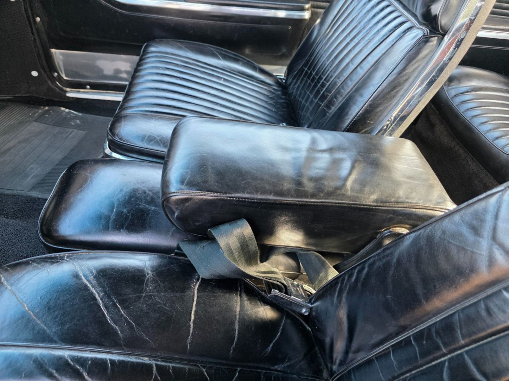 1966 Chrysler Imperial Image 23