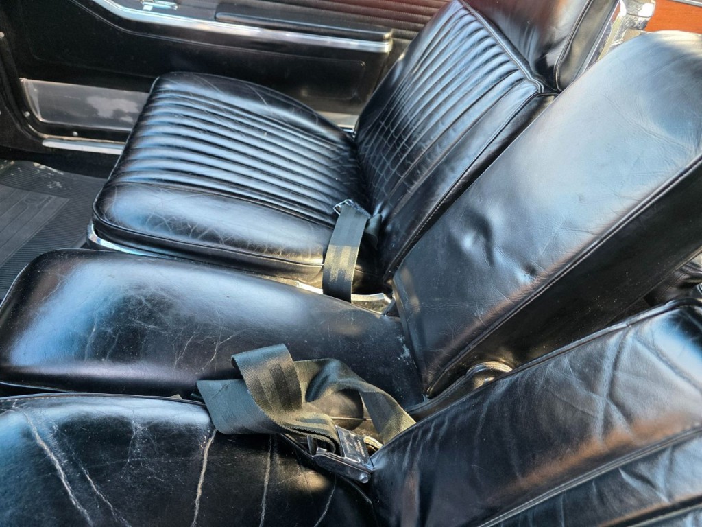 1966 Chrysler Imperial Image 24