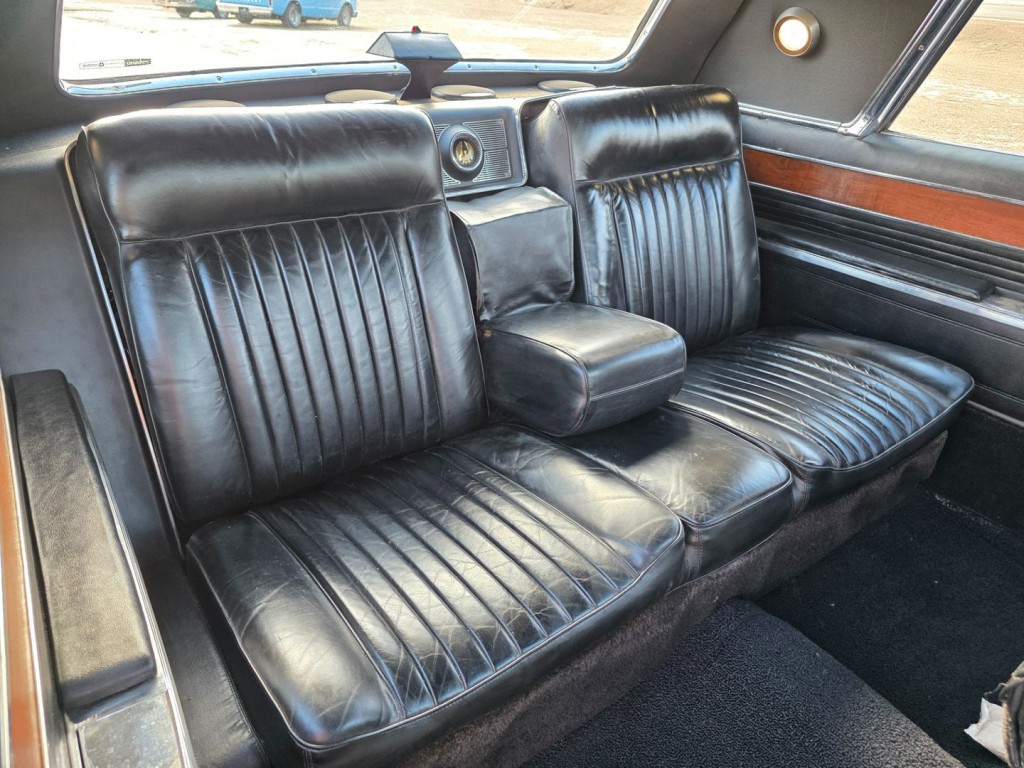 1966 Chrysler Imperial Image 27