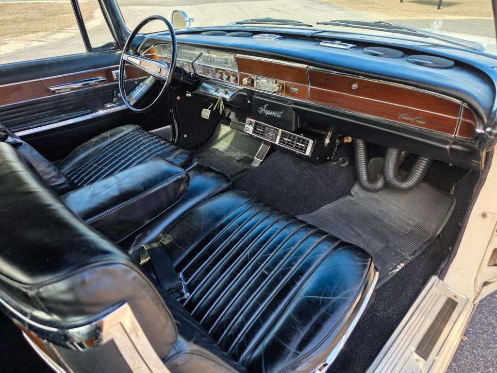 1966 Chrysler Imperial Image 30