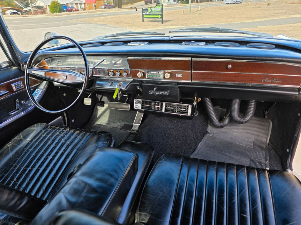1966 Chrysler Imperial Image 31