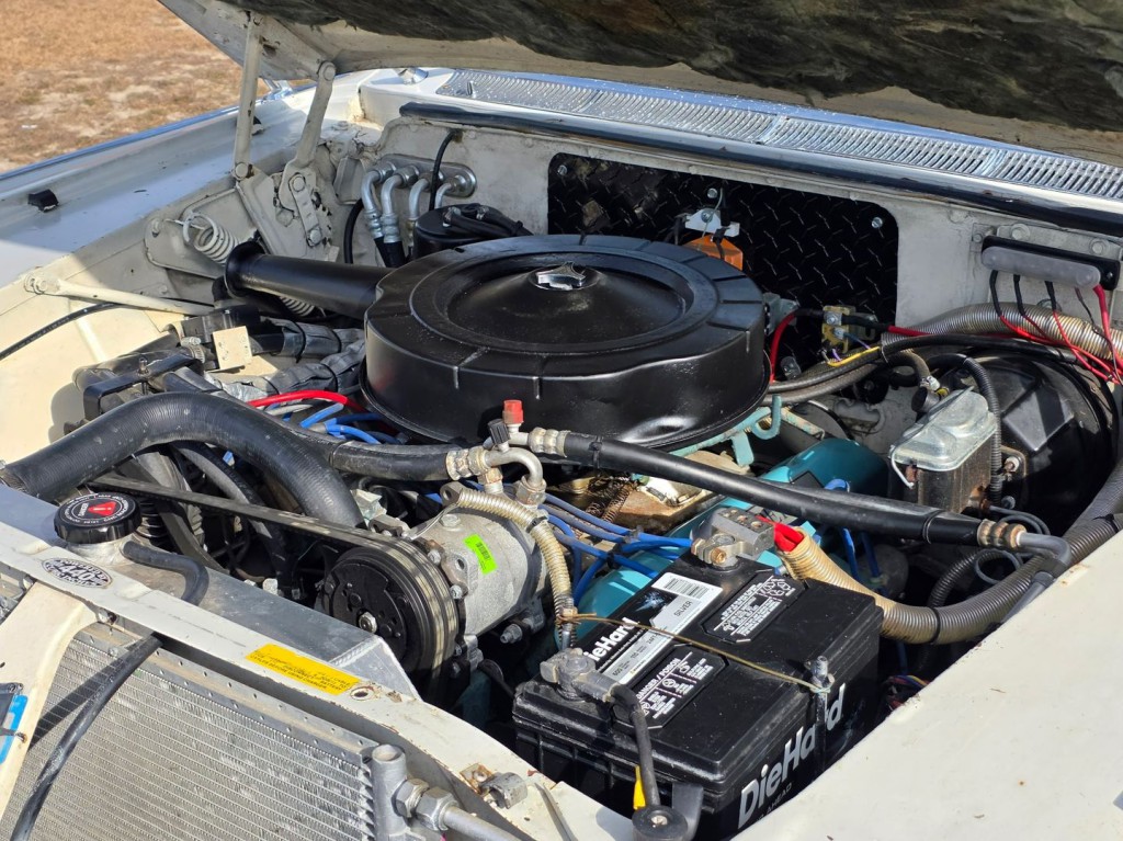 1966 Chrysler Imperial Image 40