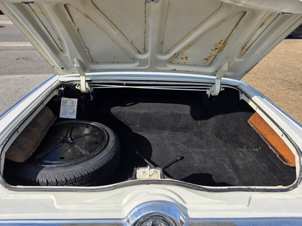 1966 Chrysler Imperial Image 46