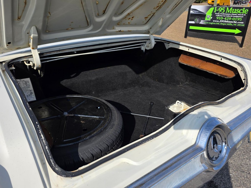 1966 Chrysler Imperial Image 47