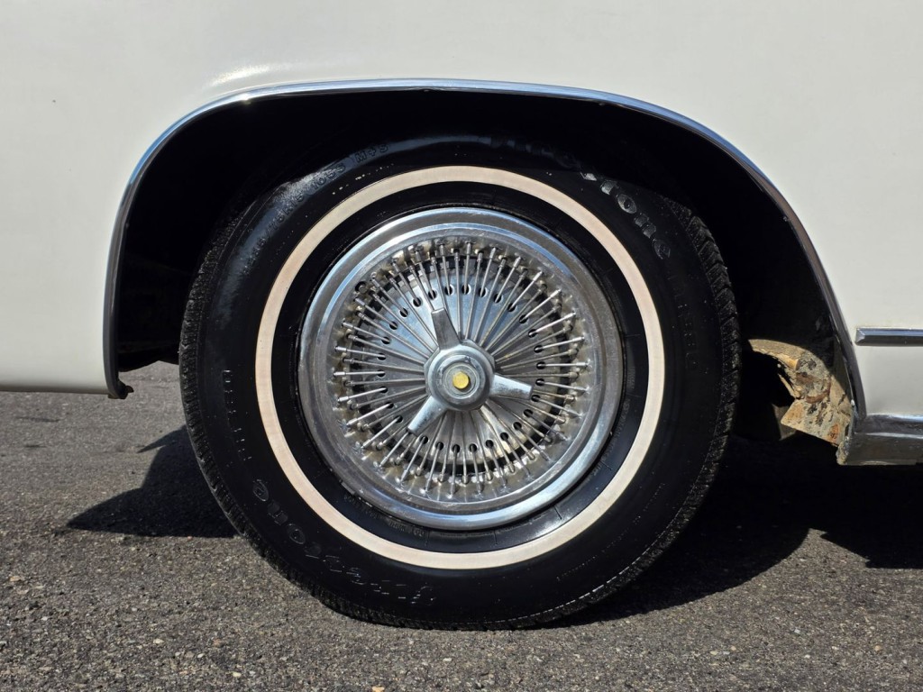 1966 Chrysler Imperial Image 48
