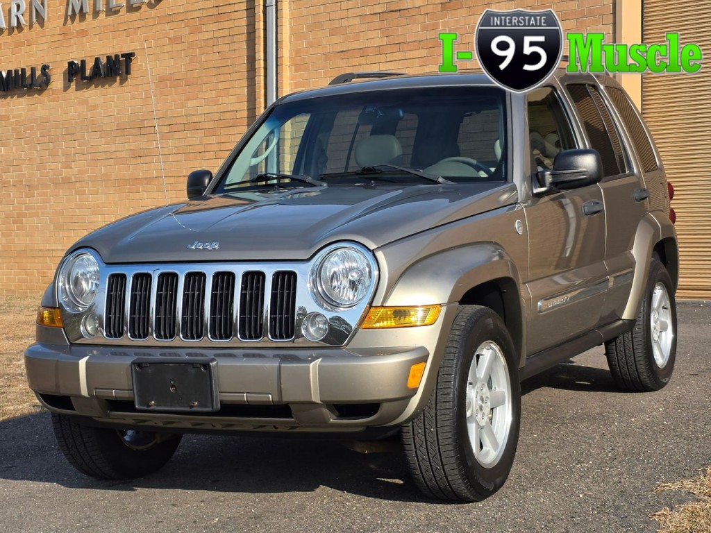 2005 Jeep Liberty Image 1