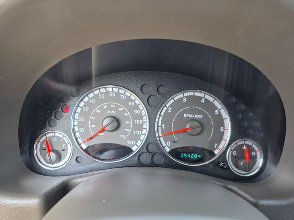 2005 Jeep Liberty Image 19