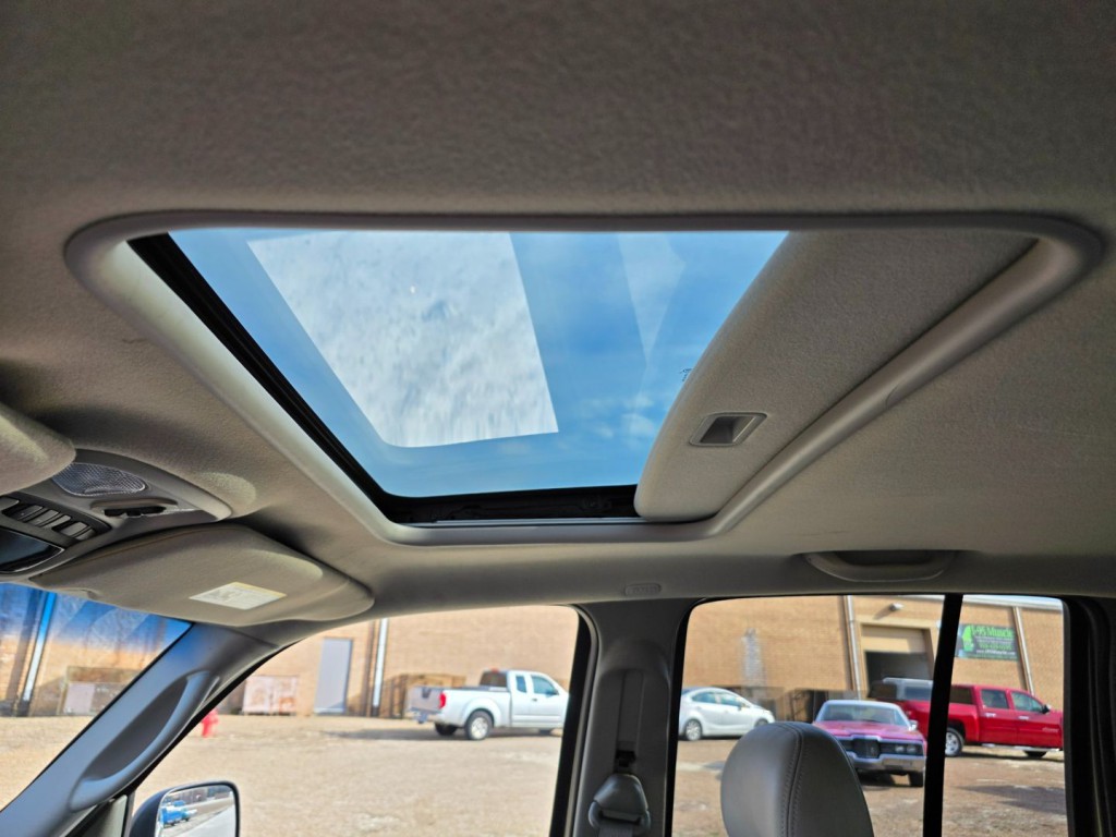 2005 Jeep Liberty Image 35