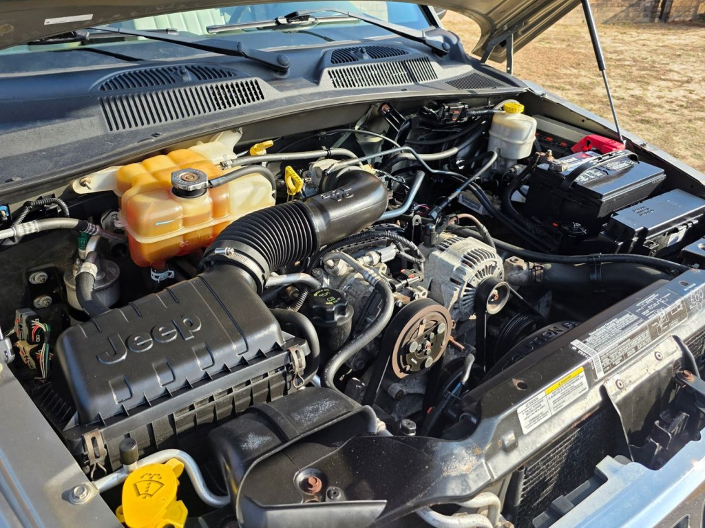 2005 Jeep Liberty Image 44