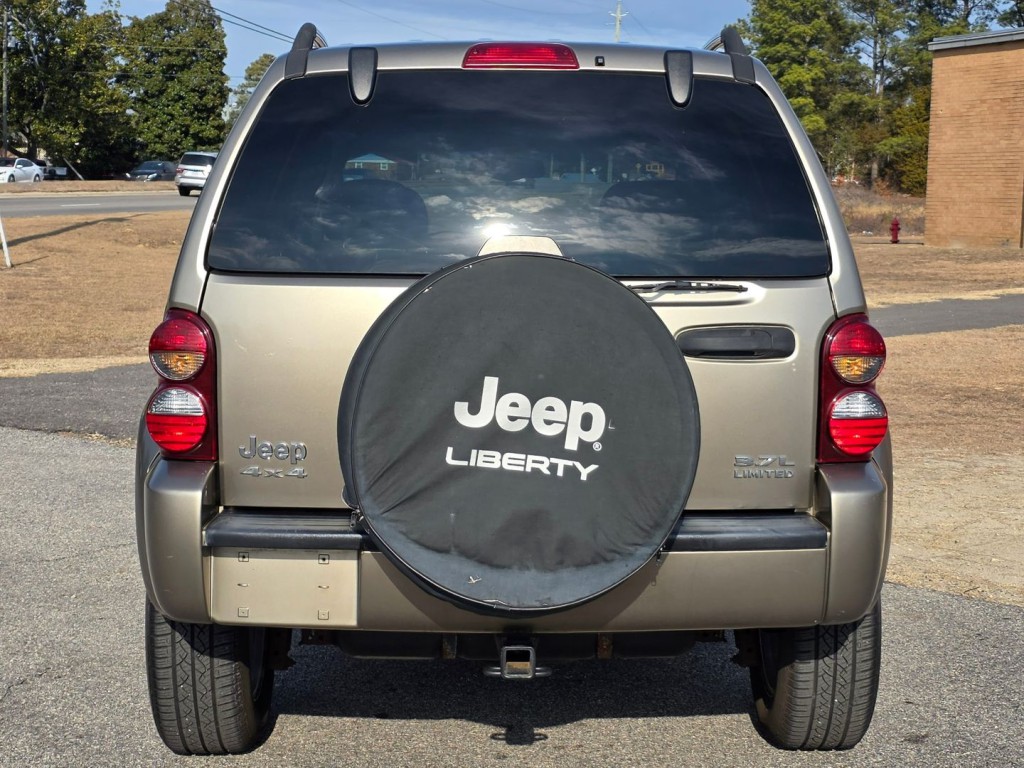 2005 Jeep Liberty Image 45