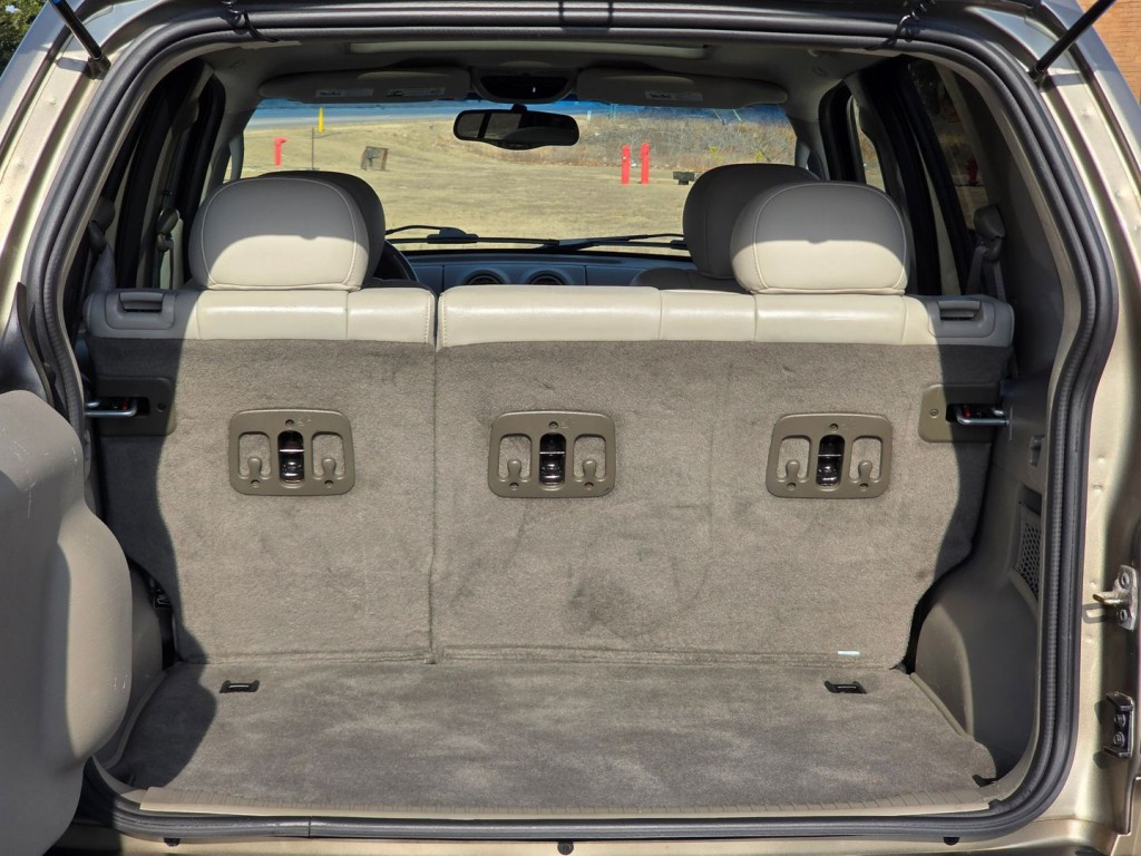 2005 Jeep Liberty Image 48