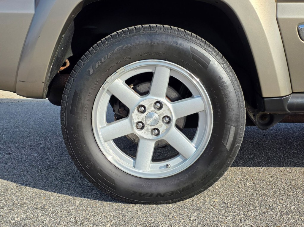 2005 Jeep Liberty Image 52