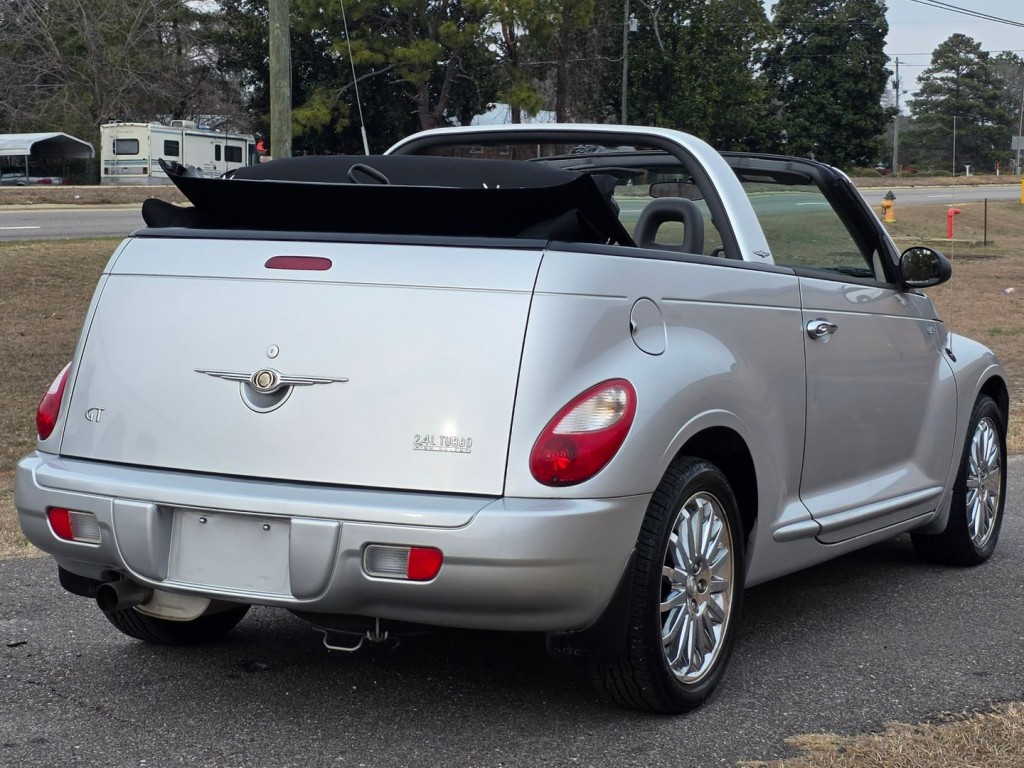 2006 Chrysler PT Cruiser Image 8
