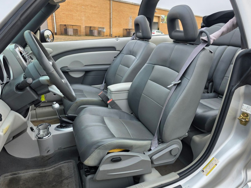 2006 Chrysler PT Cruiser Image 14