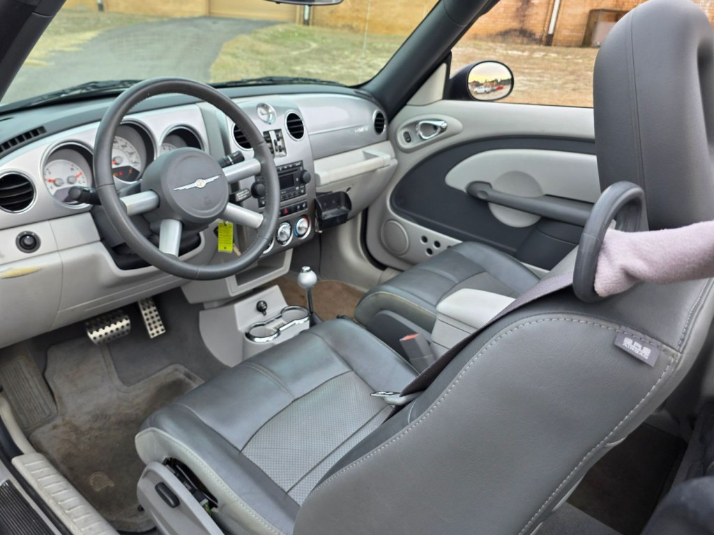 2006 Chrysler PT Cruiser Image 16