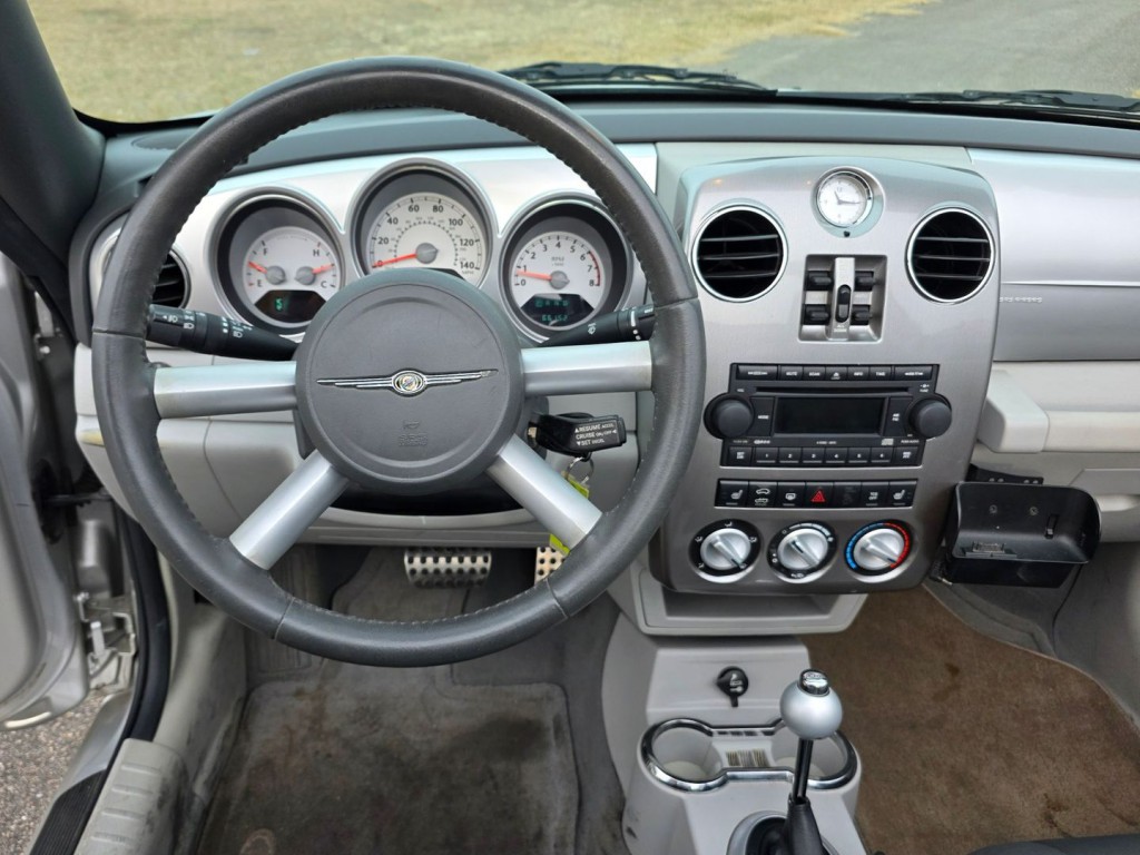 2006 Chrysler PT Cruiser Image 17
