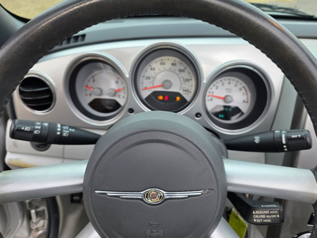 2006 Chrysler PT Cruiser Image 18