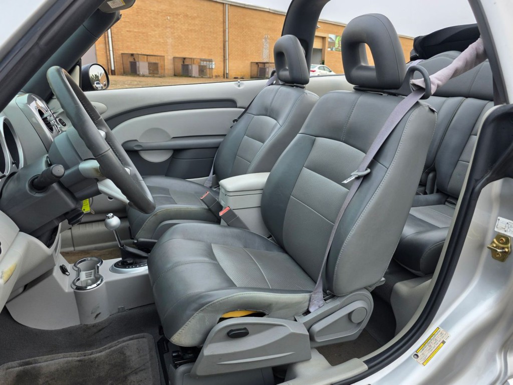 2006 Chrysler PT Cruiser Image 24