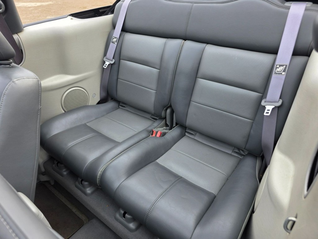 2006 Chrysler PT Cruiser Image 25