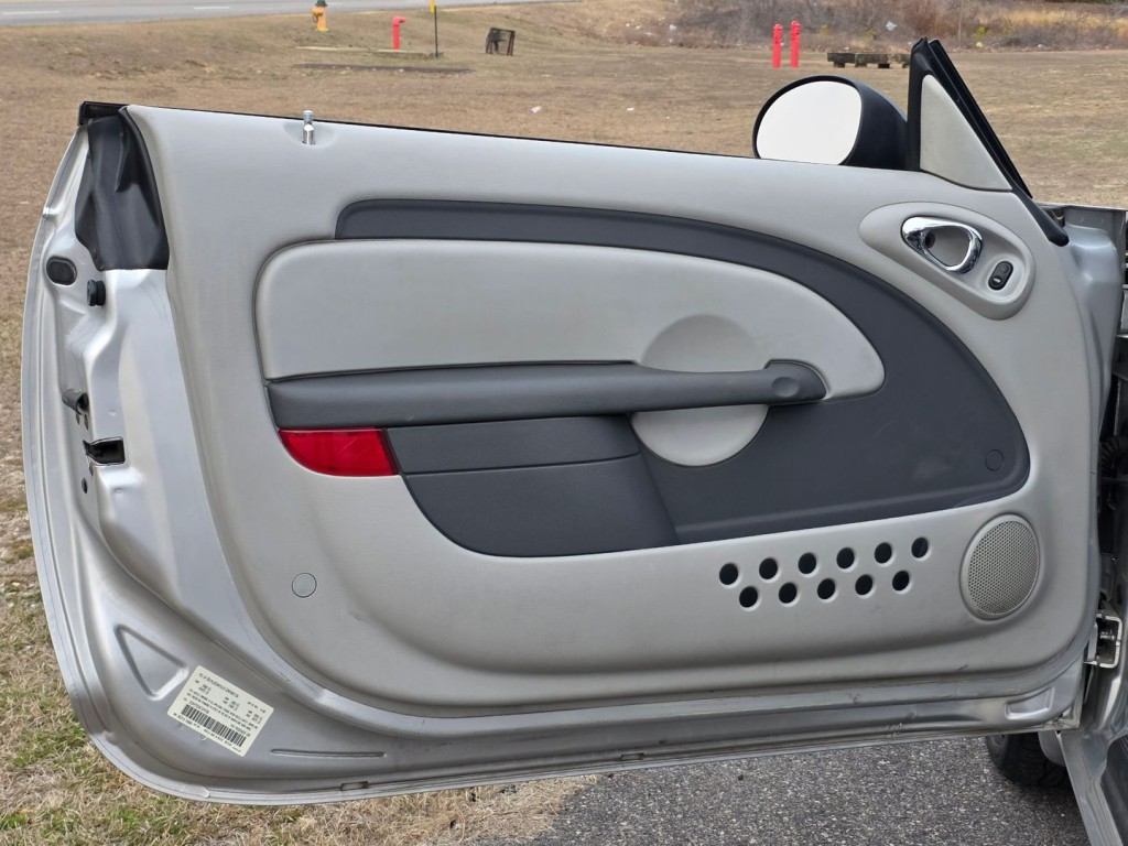 2006 Chrysler PT Cruiser Image 33