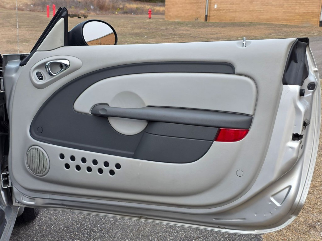 2006 Chrysler PT Cruiser Image 34