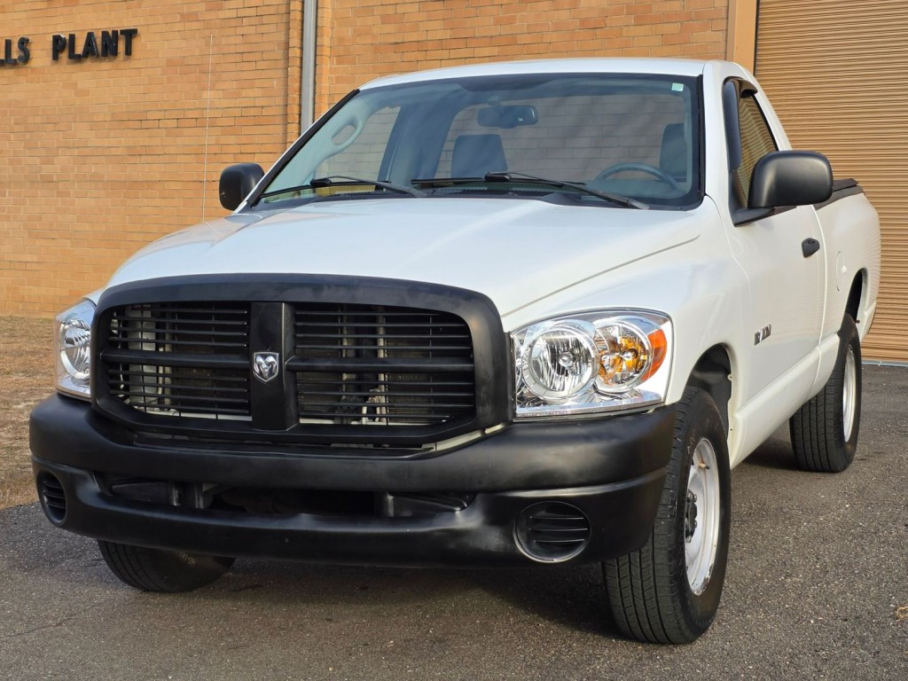 2008 Dodge Ram 1500 Image 2