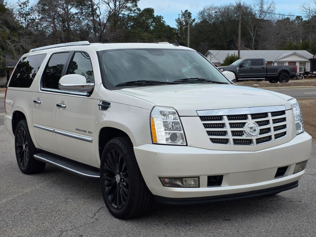 2011 Cadillac Escalade Image 5