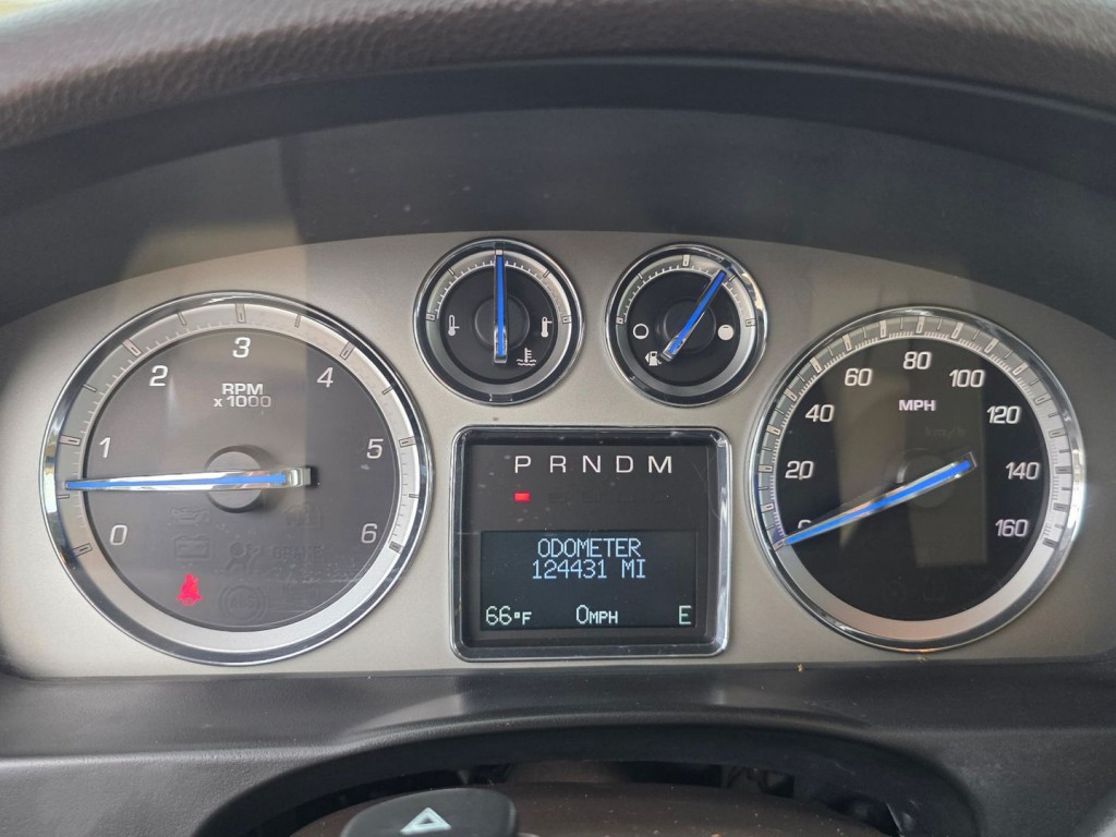 2011 Cadillac Escalade Image 19