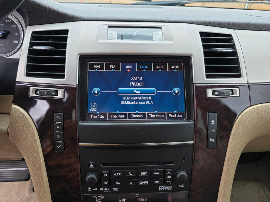 2011 Cadillac Escalade Image 20