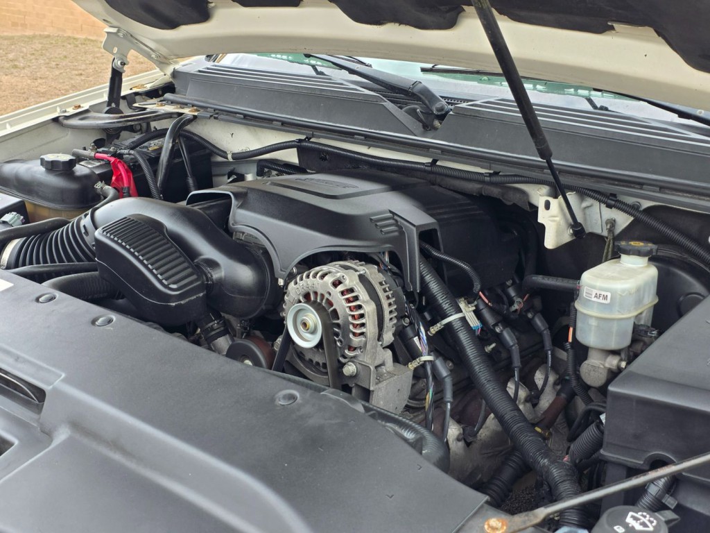 2011 Cadillac Escalade Image 46