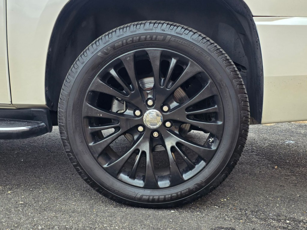 2011 Cadillac Escalade Image 55