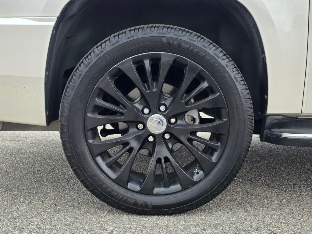 2011 Cadillac Escalade Image 56